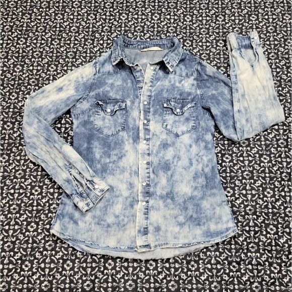 Angel Premium Denim Acid Wash Western Casual Chic Loose Fit Button Down Shirt - Picture 5 of 9